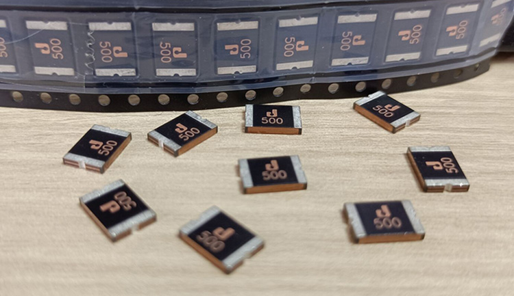 2920貼片自恢復(fù)保險(xiǎn)絲